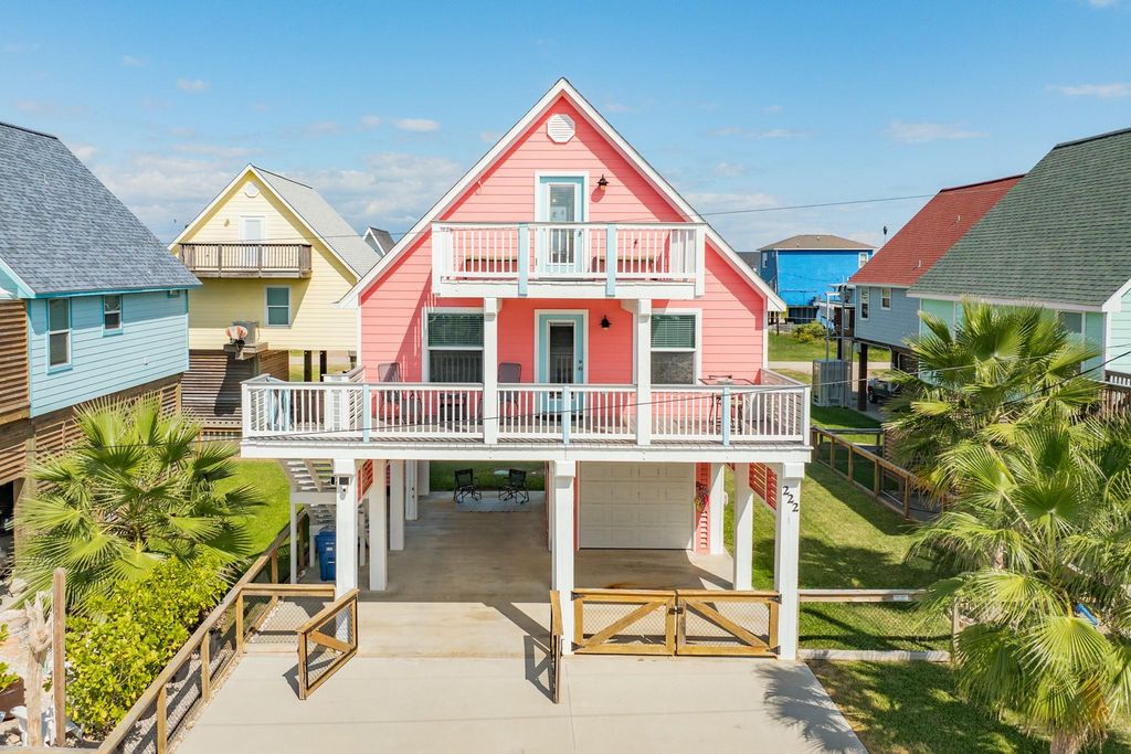 222 Sea Oats Drive, Surfside Beach, TX 77541