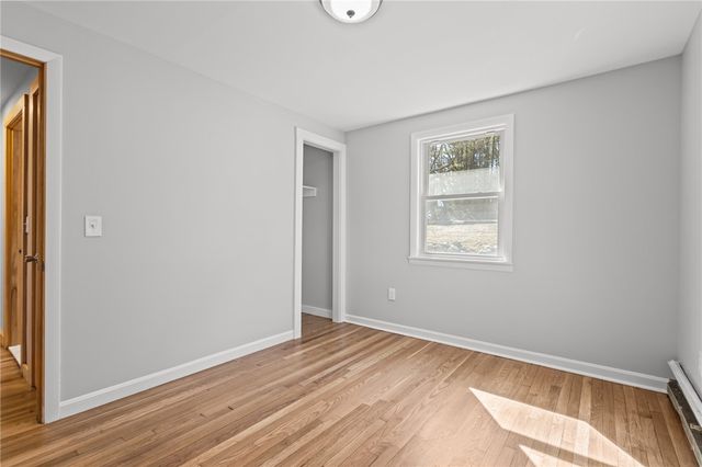 689 Knotty Oak Road, Coventry, RI 02816