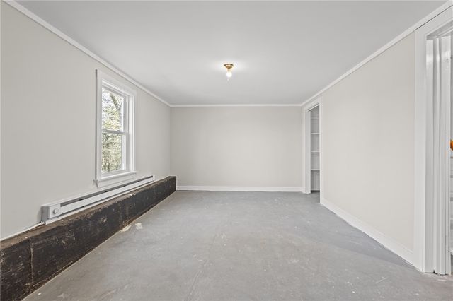 689 Knotty Oak Road, Coventry, RI 02816