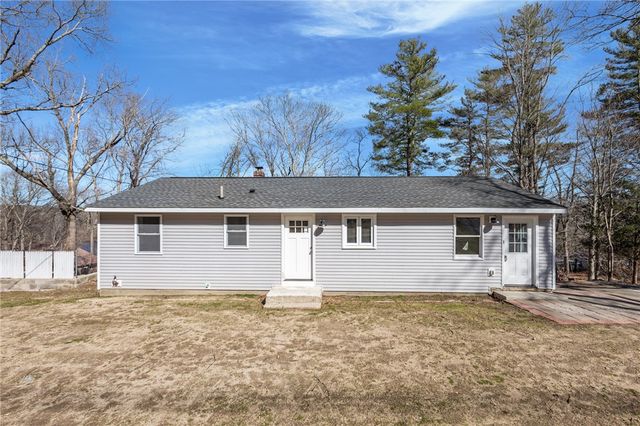 689 Knotty Oak Road, Coventry, RI 02816
