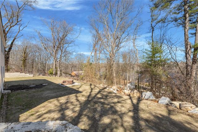 689 Knotty Oak Road, Coventry, RI 02816