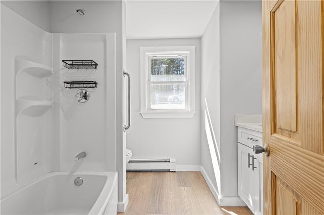 689 Knotty Oak Road, Coventry, RI 02816