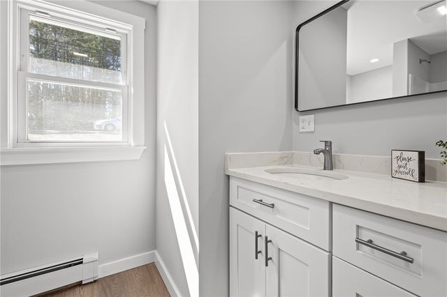 689 Knotty Oak Road, Coventry, RI 02816