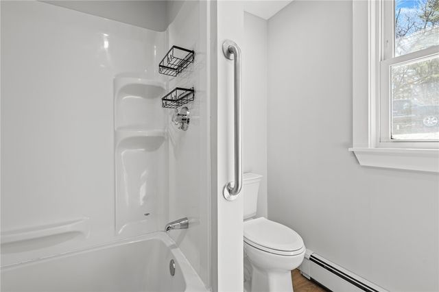 689 Knotty Oak Road, Coventry, RI 02816