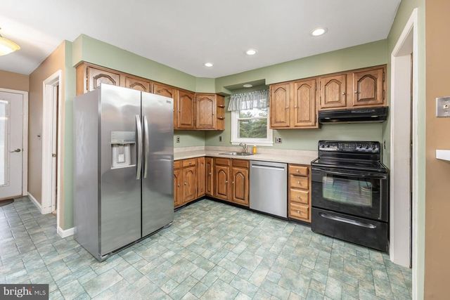 1010 WILLOW GROVE RD, Pittsgrove, NJ 08318