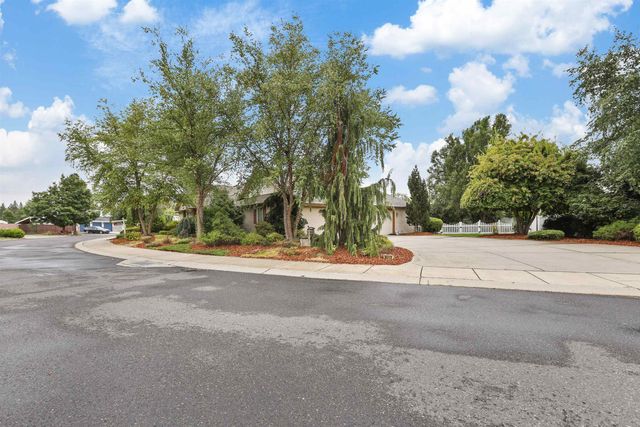 16317 N McKinnon Ln, Colbert, WA 99005