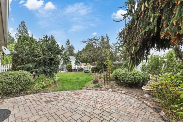 16317 N McKinnon Ln, Colbert, WA 99005