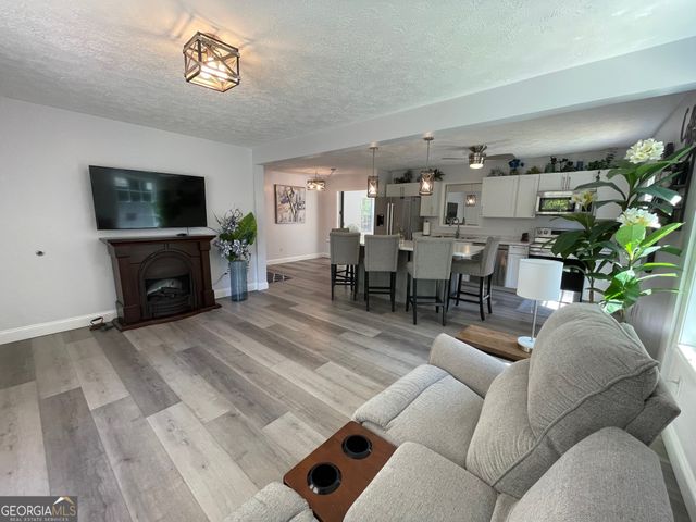 620 S Hogan Drive, Westminster, SC 29693