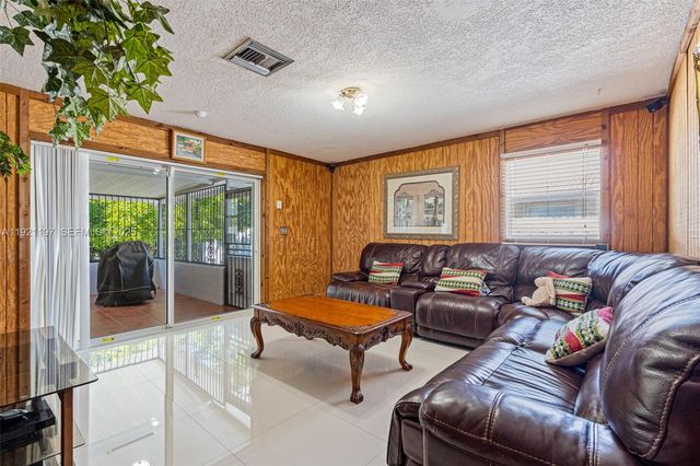 7004 SW 139th Pl, Miami, FL 33183