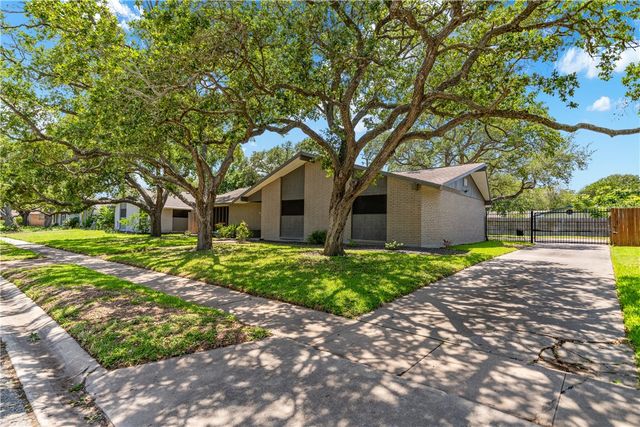 438 Chase Dr, Corpus Christi, TX 78412