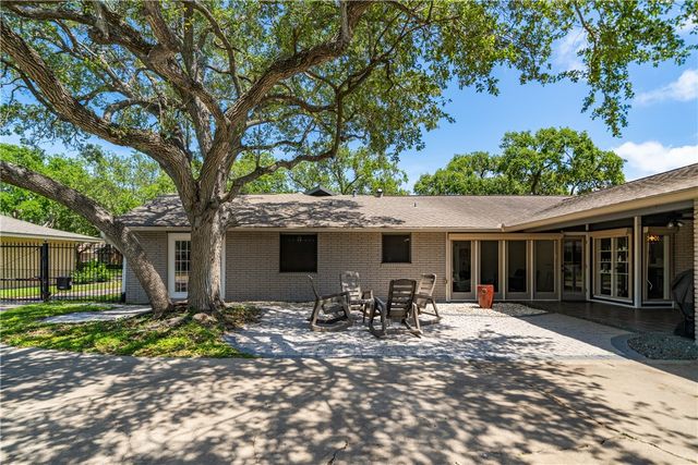 438 Chase Dr, Corpus Christi, TX 78412