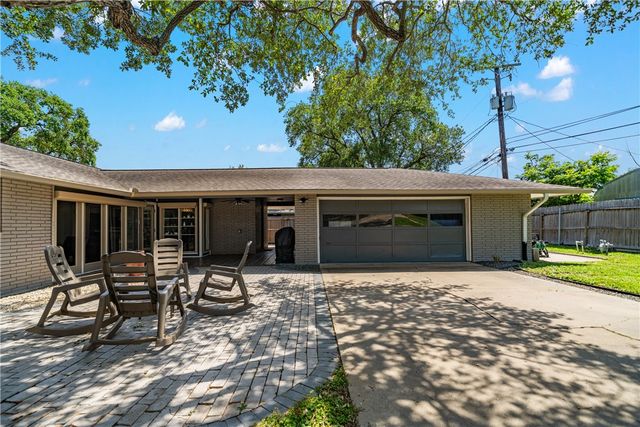438 Chase Dr, Corpus Christi, TX 78412