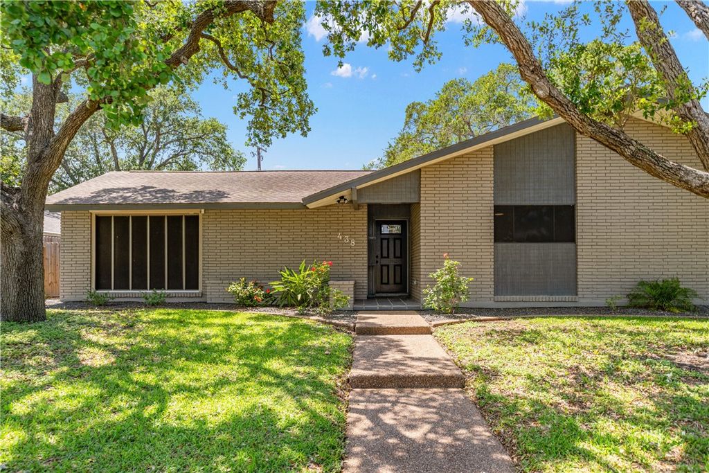 438 Chase Dr, Corpus Christi, TX 78412