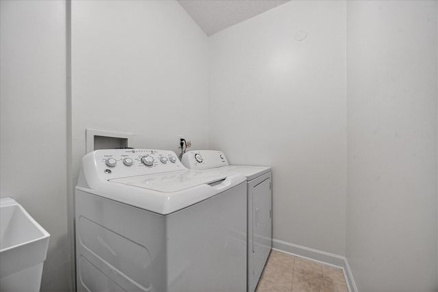 210 W Grove Avenue, Michigan Center, MI 49254