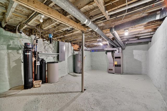 210 W Grove Avenue, Michigan Center, MI 49254