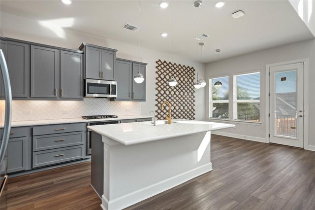 713 Coppell CT, Leander, TX 78641