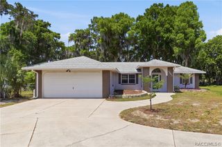7961 W Riverbend Road, Crystal River, FL 34428