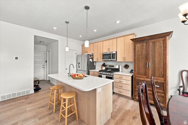 2433 W WYSTERIA DR, Mapleton, UT 84664