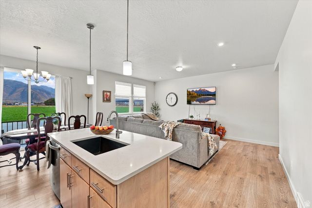 2433 W WYSTERIA DR, Mapleton, UT 84664