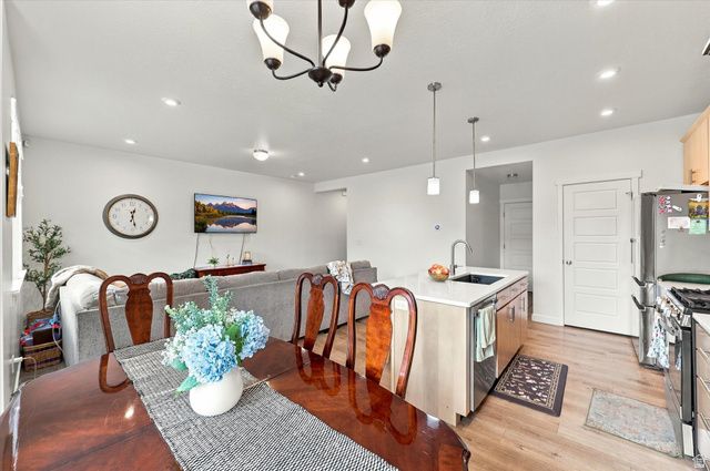 2433 W WYSTERIA DR, Mapleton, UT 84664
