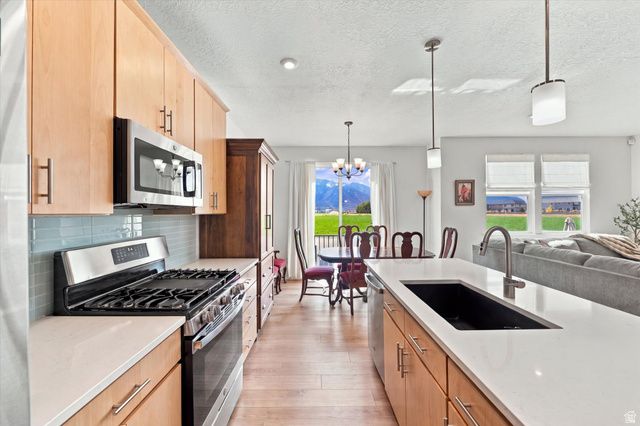2433 W WYSTERIA DR, Mapleton, UT 84664