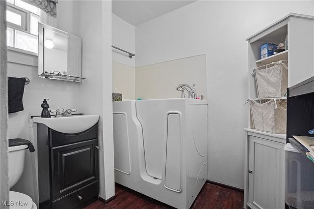 1898 Powell Avenue, Cleveland Heights, OH 44118