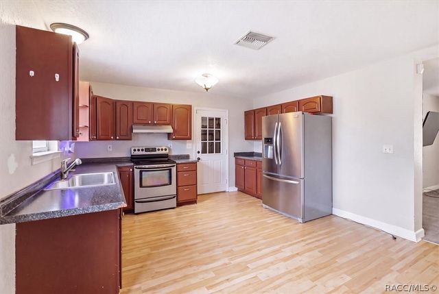 9825 N Corsair Terrace, Dunnellon, FL 34433