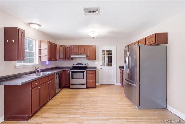 9825 N Corsair Terrace, Dunnellon, FL 34433