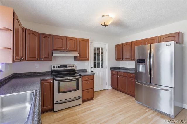 9825 N Corsair Terrace, Dunnellon, FL 34433