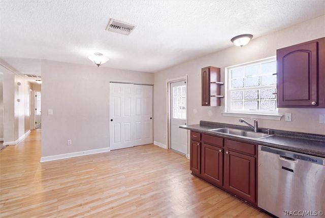 9825 N Corsair Terrace, Dunnellon, FL 34433