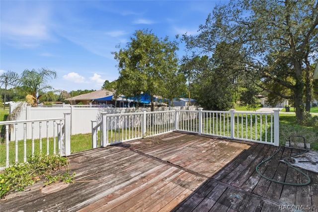 9825 N Corsair Terrace, Dunnellon, FL 34433