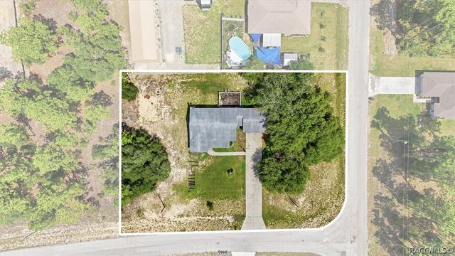 9825 N Corsair Terrace, Dunnellon, FL 34433