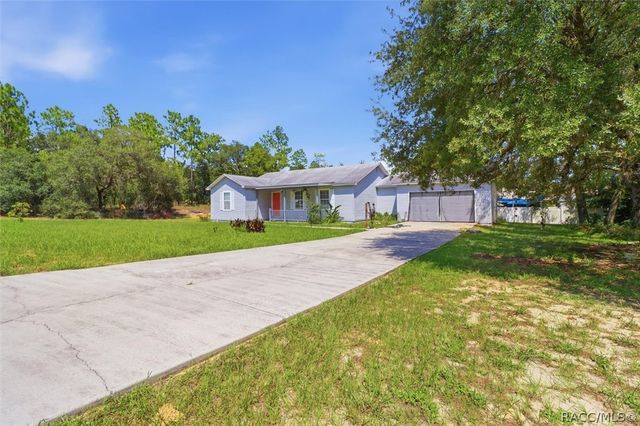 9825 N Corsair Terrace, Dunnellon, FL 34433