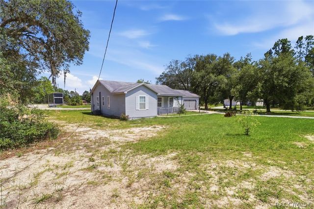 9825 N Corsair Terrace, Dunnellon, FL 34433