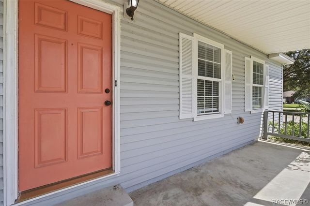 9825 N Corsair Terrace, Dunnellon, FL 34433
