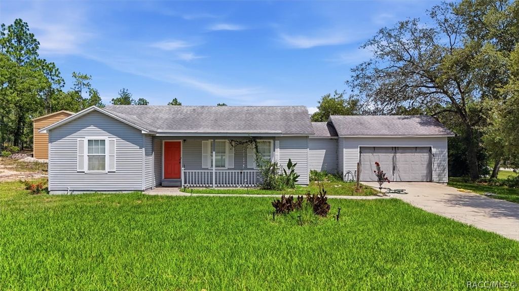 9825 N Corsair Terrace, Dunnellon, FL 34433