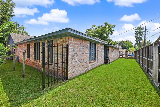 5403 Boots Road, Houston, TX 77091