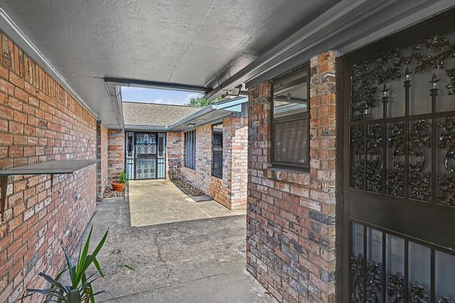 5403 Boots Road, Houston, TX 77091