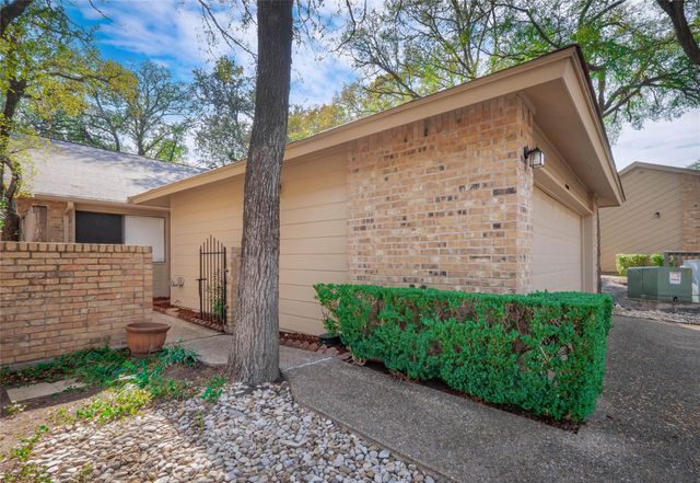 7211 Lakewood DR E118, Austin, TX 78750