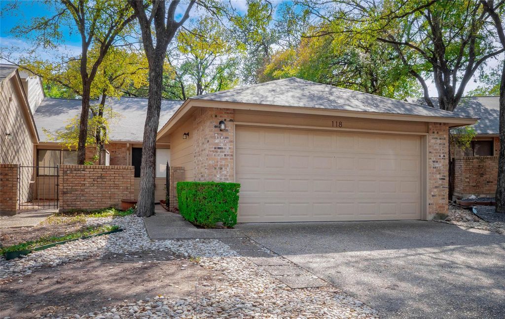 7211 Lakewood DR E118, Austin, TX 78750