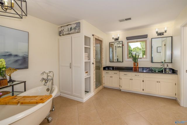 383 B Meadow Wood Road, Gadsden, AL 35901