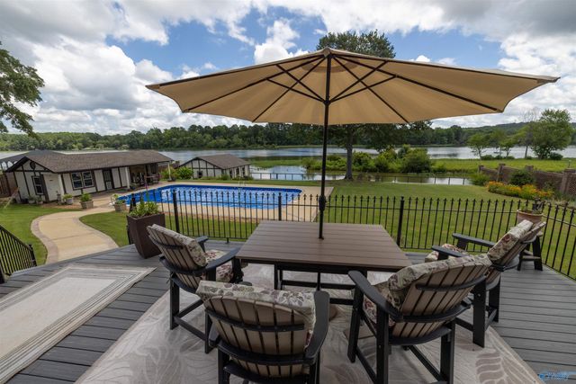 383 B Meadow Wood Road, Gadsden, AL 35901