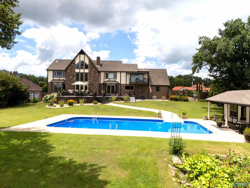 383 B Meadow Wood Road, Gadsden, AL 35901