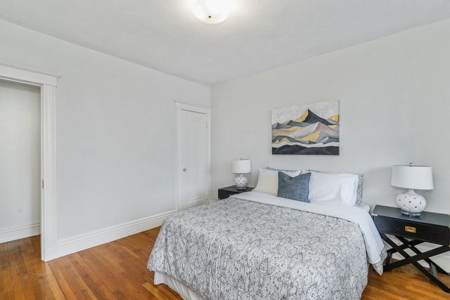 8 Kinross Rd 4, Boston, MA 02135