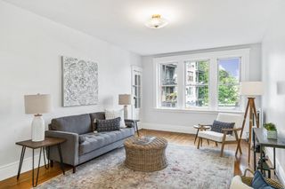 8 Kinross Rd 4, Boston, MA 02135