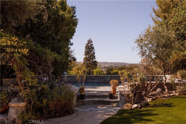 4155 Green Meadow Court, Encino, CA 91316