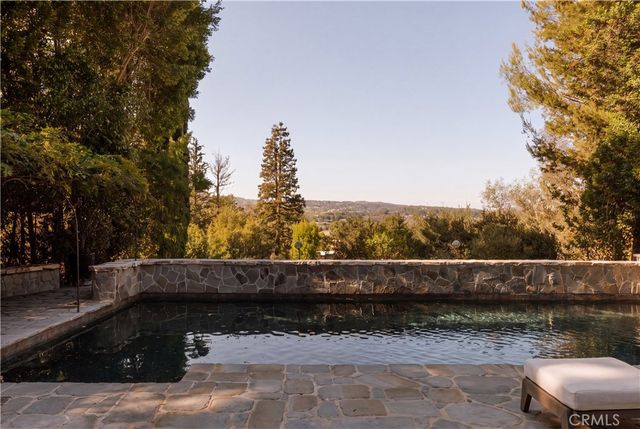 4155 Green Meadow Court, Encino, CA 91316