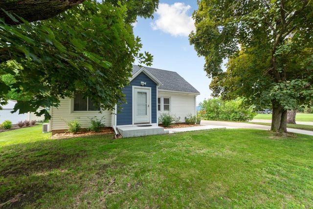 2004 4th Street NW, Faribault, MN 55021