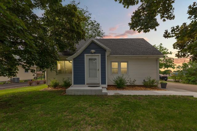 2004 4th Street NW, Faribault, MN 55021