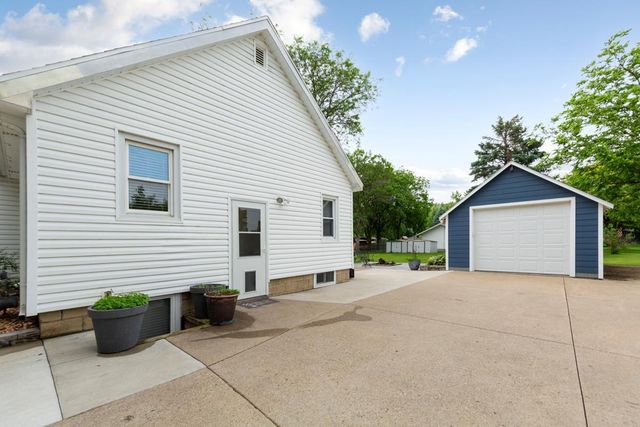 2004 4th Street NW, Faribault, MN 55021